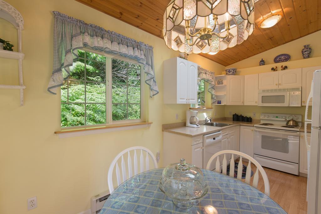 A Hidden Haven Cottages Порт Анджелес Екстериор снимка